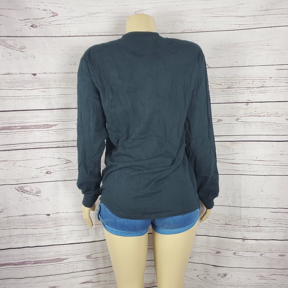 Gildan Medium Black Long Sleeve Shirt – Casual Basic Everyday Tee - Picture 6 of 7